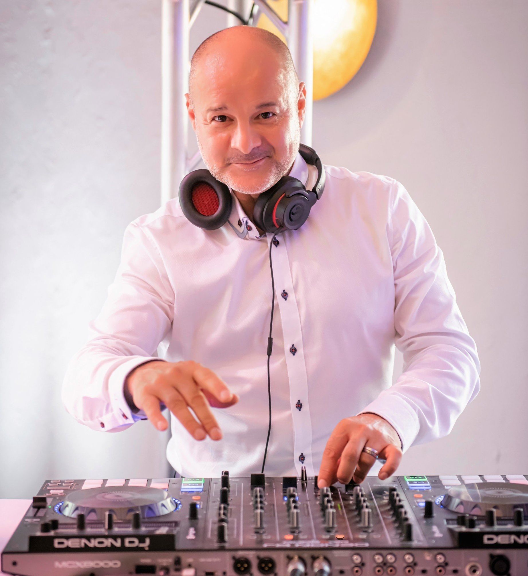 Aktiver DJ, DJ-Pult, Controler, Ersen