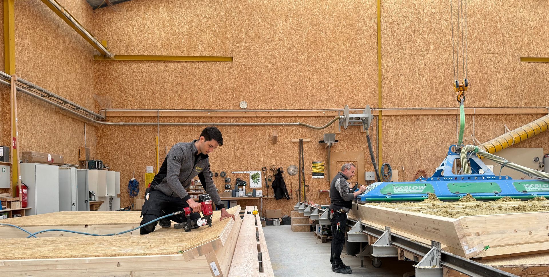 Werde Teil des Teams der Holzbaufertigung