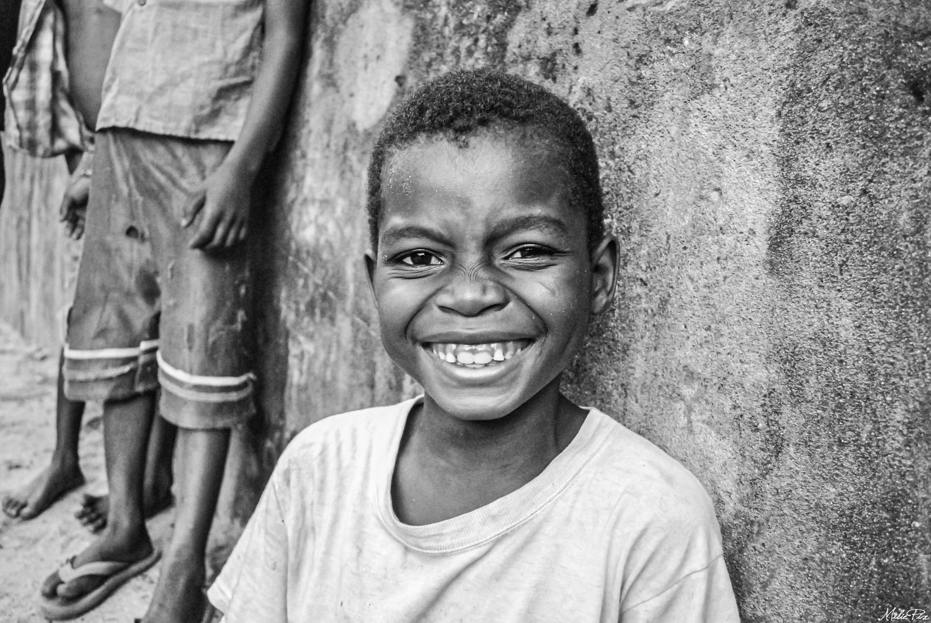 photo humanitaire enfant noir et blanc