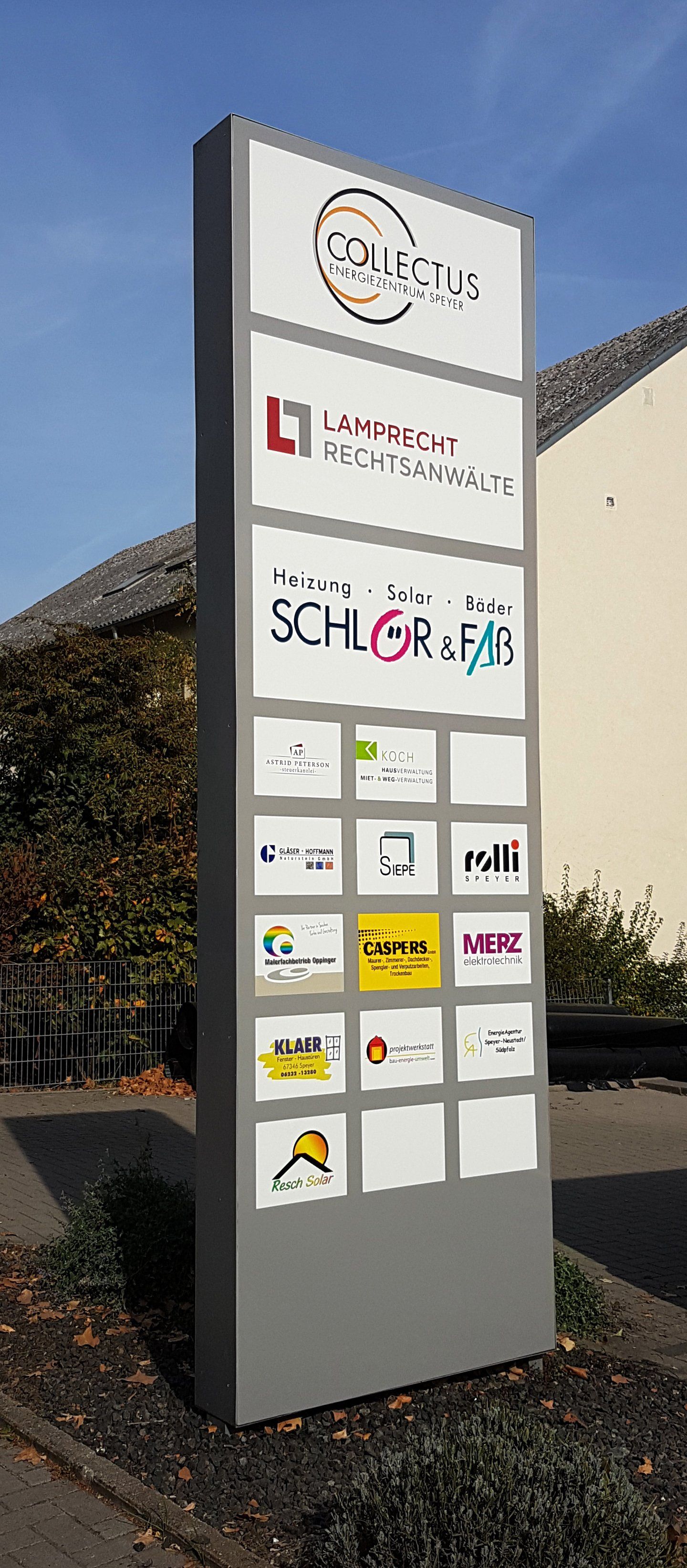 Wir sind Ihre Experten für Schilder und Beschilderungen; ob Kunststoffschilder, Aluverbundschilder, Acrylglasschilder oder Magnetschilder; egal ob Sie etwas Preiswertes, eine großformatige Beschilderung, exklusive Acrylschilder, eine klassische oder elegante Lösung, etwas leicht zu transportierendes, Beschilderungen für Messen und Veranstaltungen, etwas extrem langlebiges oder ein Firmenleitsystem suchen. Wir sind Ihre Experten für Schilder und Beschilderungen; ob Kunststoffschilder, Aluverbundschilder, Acrylglasschilder oder Magnetschilder; egal ob Sie etwas Preiswertes, eine großformatige Beschilderung, exklusive Acrylschilder, eine klassische oder elegante Lösung, etwas leicht zu transportierendes, Beschilderungen für Messen und Veranstaltungen, etwas extrem langlebiges oder ein Firmenleitsystem suchen.