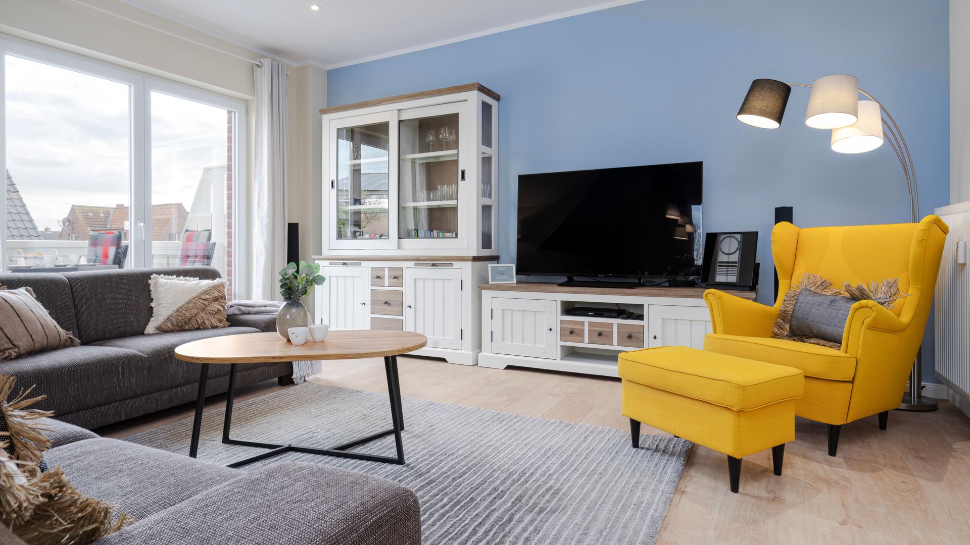 Lotsenglück - 5 P. - Blick in die Ferienwohnung Wohn-/ Essbereich