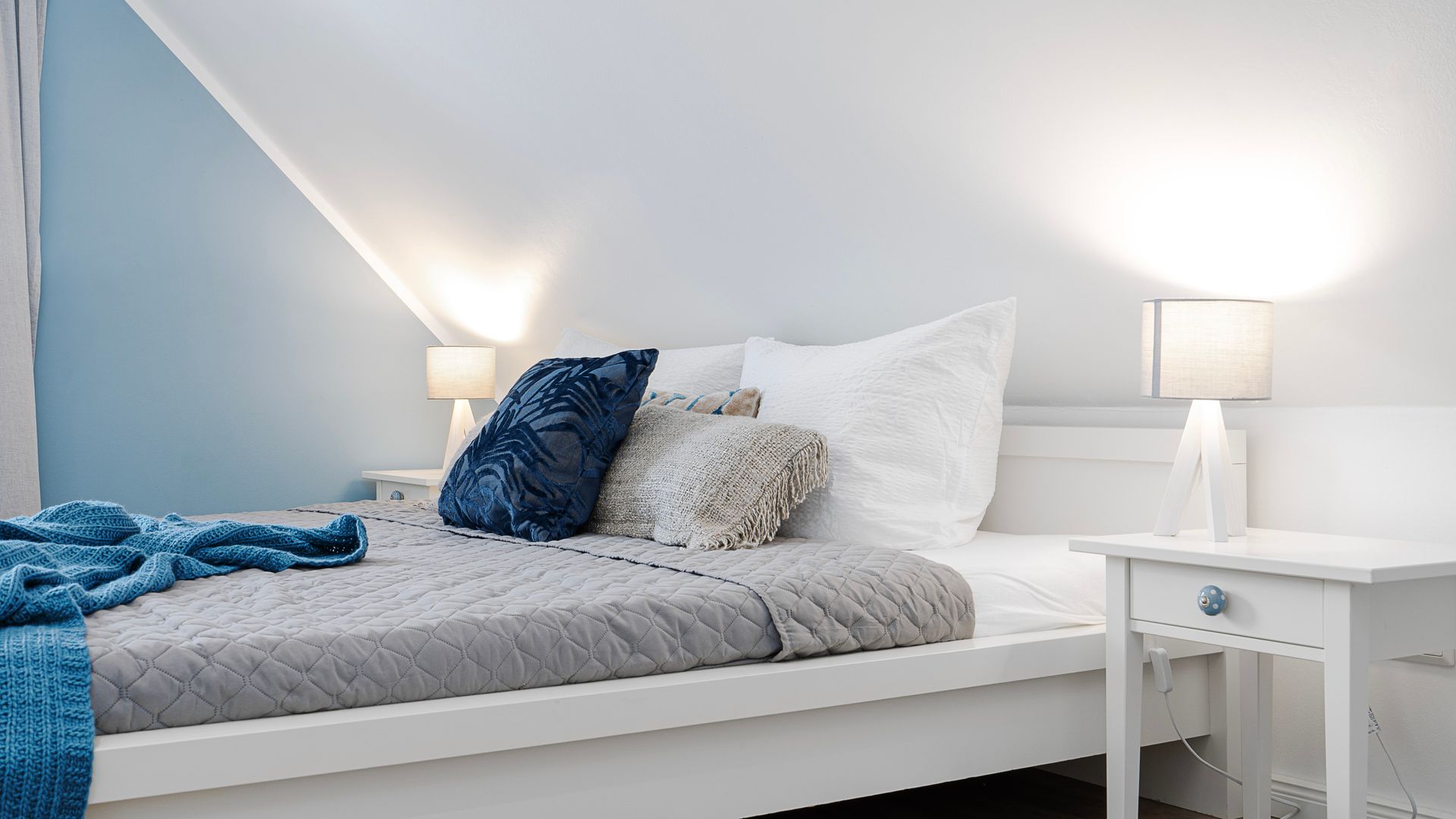 Fewo Lotsenbude - 5 P. - Blick auf das gemütliche Doppelbett