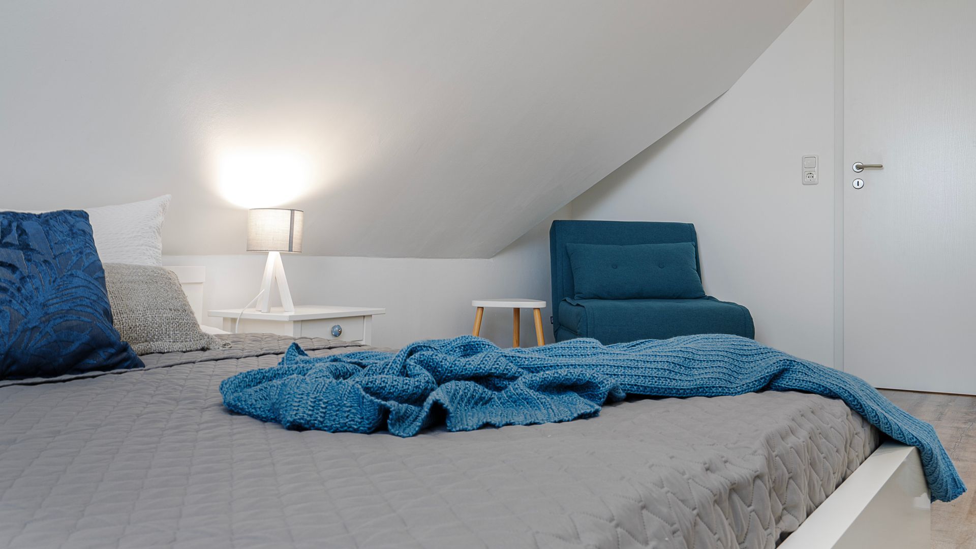 Fewo Lotsenbude - 5 P. - Doppelbett mit Decke