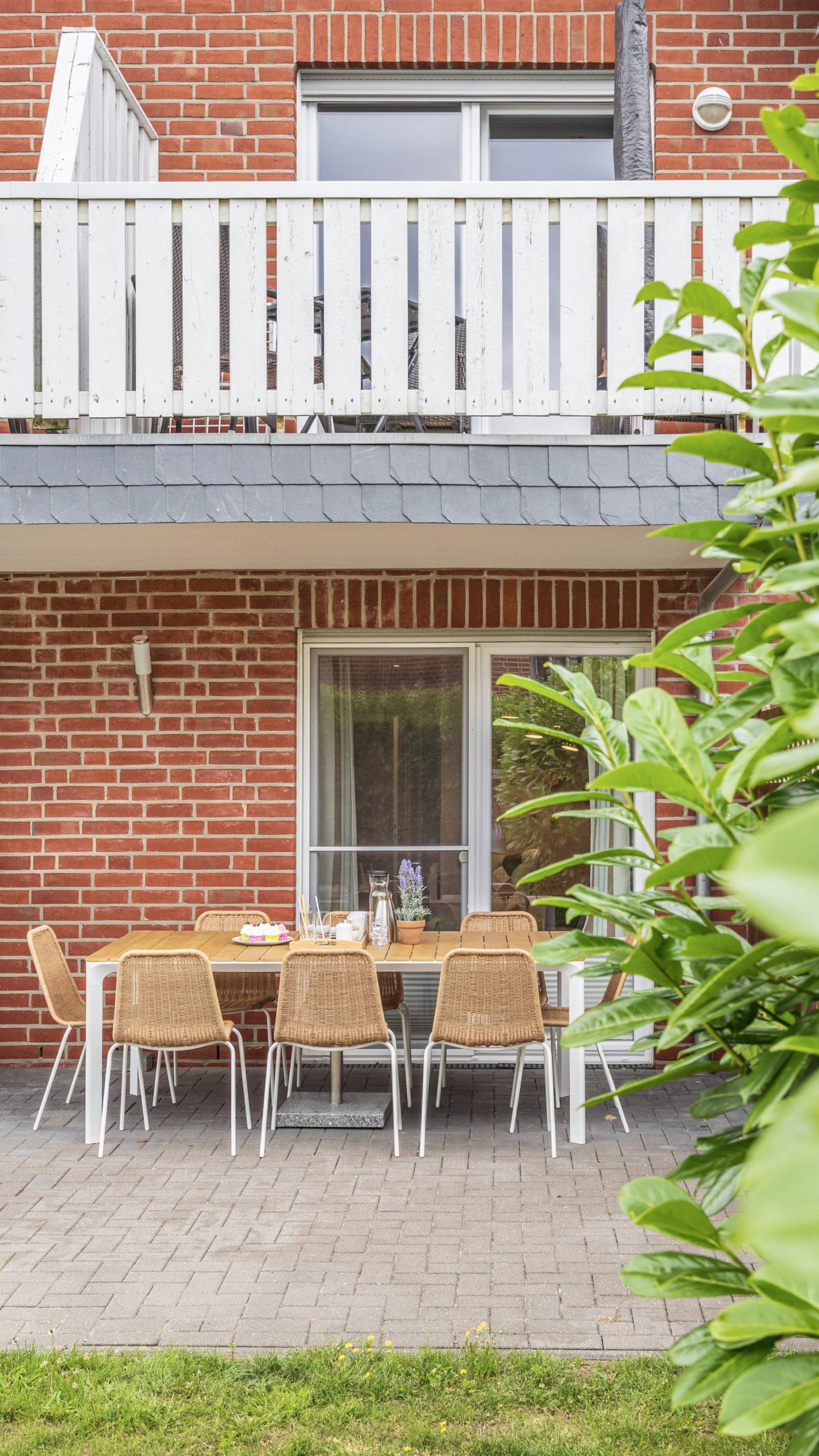 Lotsendeck - 6 P. - Blick auf die teilweise überdachte Terrasse