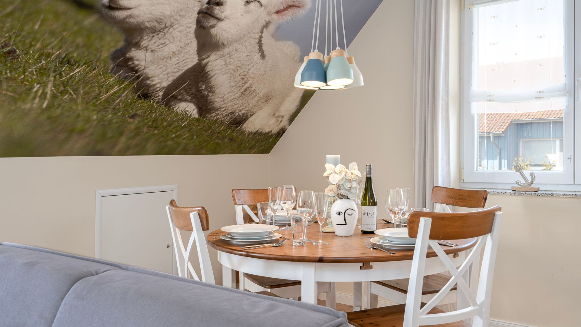 Lotsenkoje - 5 P. - großer runder Esstisch