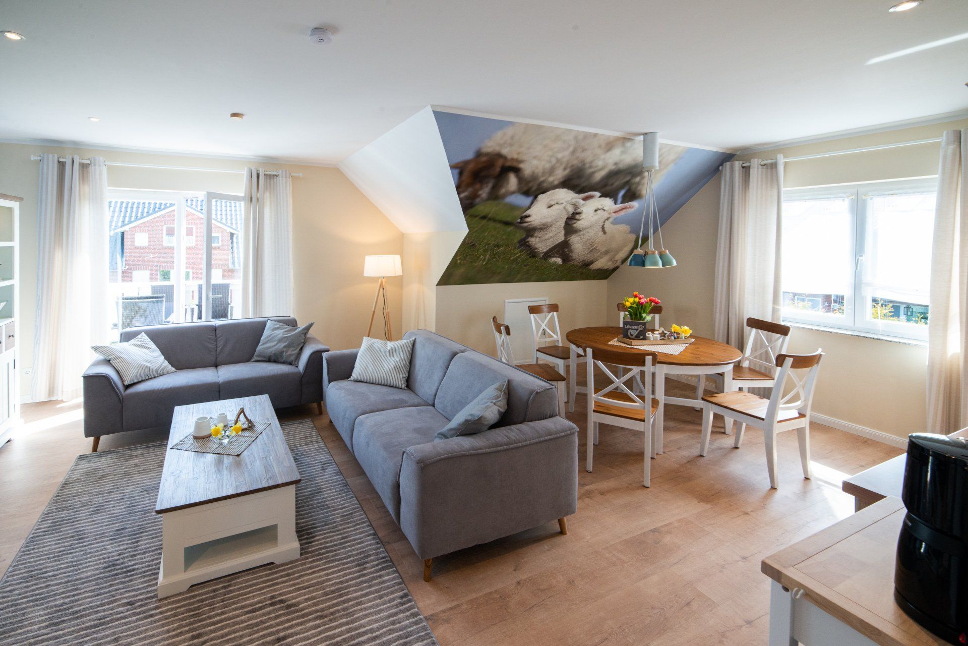 Lotsenkoje - 5 P. - Blick in die Wohnung rein