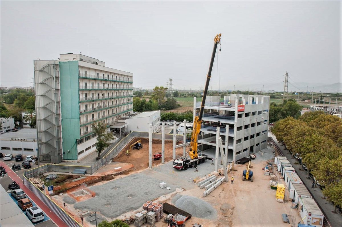 Imágenes exteriores del Hospital de Bellvitge I-Covid Compact.