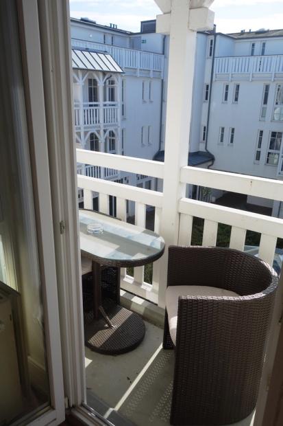 Balkon mit Sitzgelegenheit