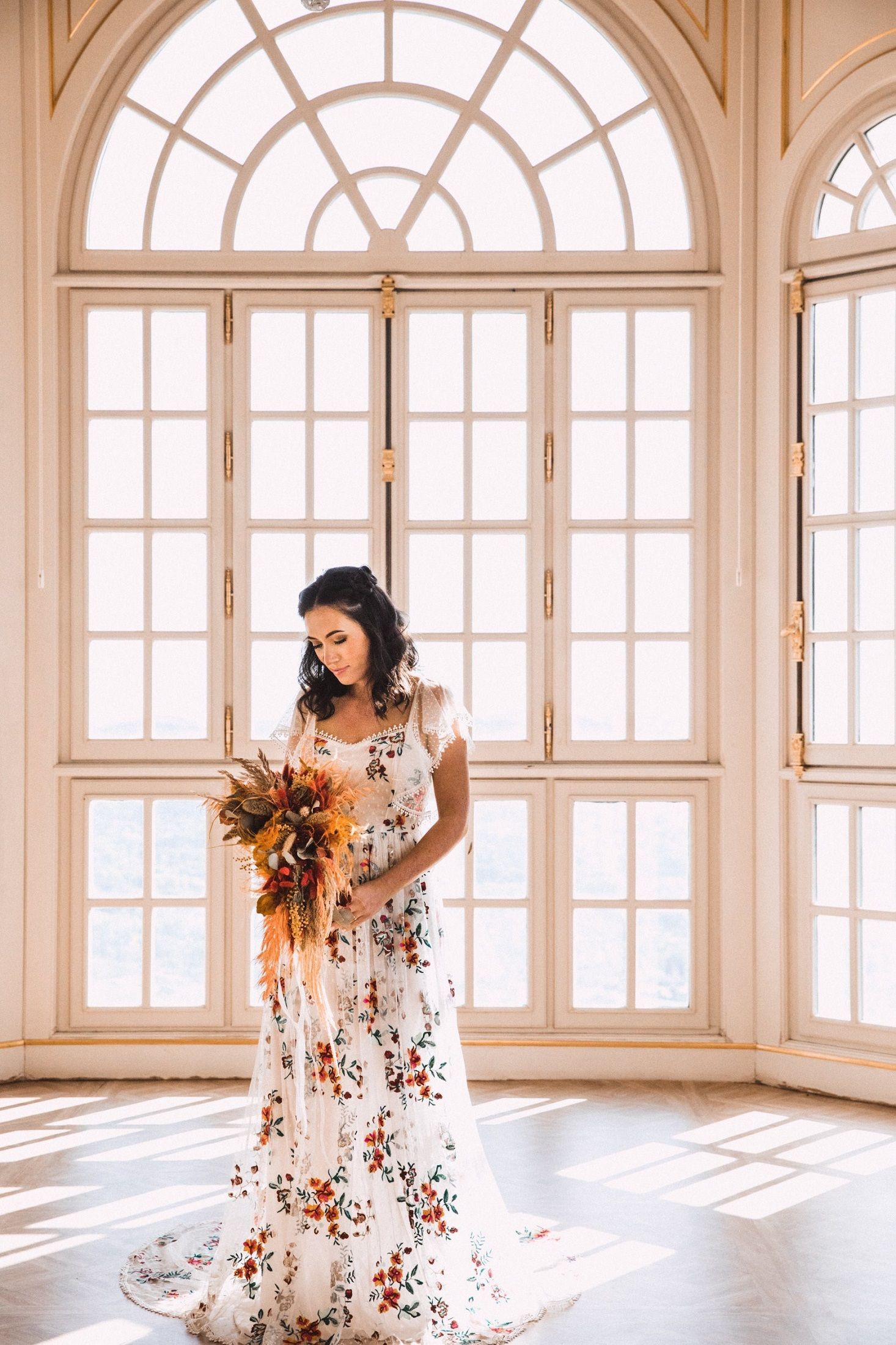 Bouquet de mariée en fleurs séchées, influence naturelle