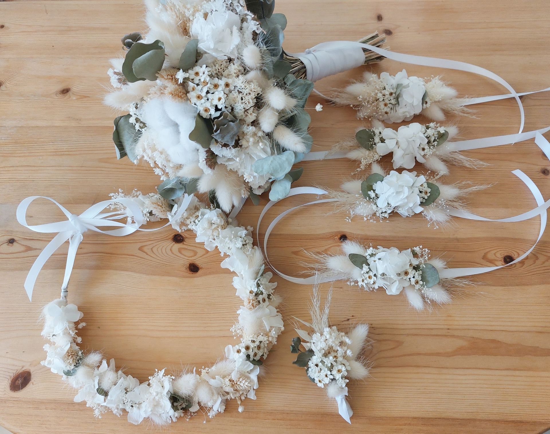 Accessoire de mariage en fleurs séchées