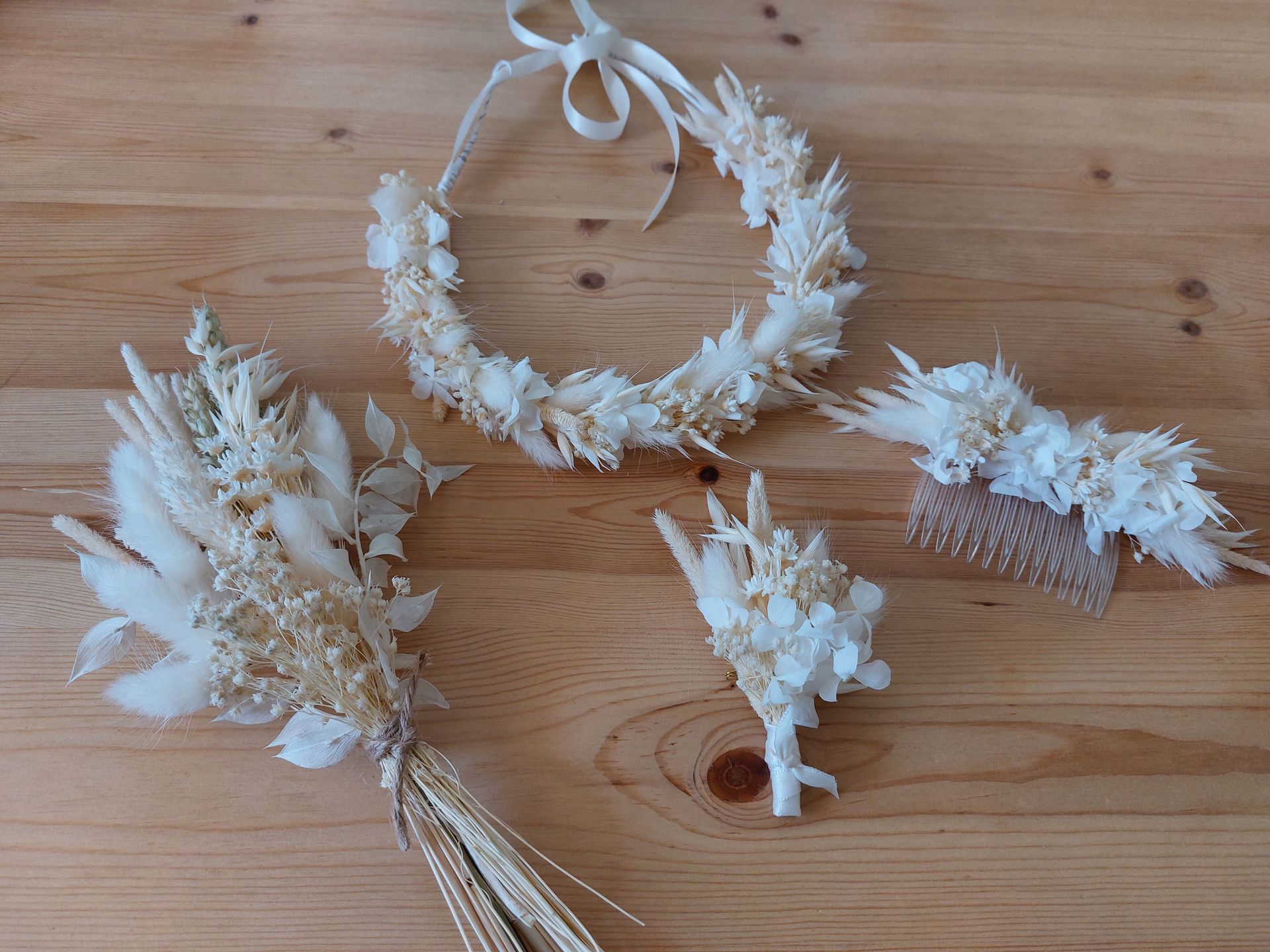 Bouquet de demoiselles d'honneur et accessoires de mariage naturel