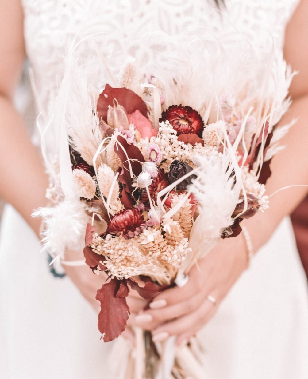 Bouquet de mariée en fleurs séchées