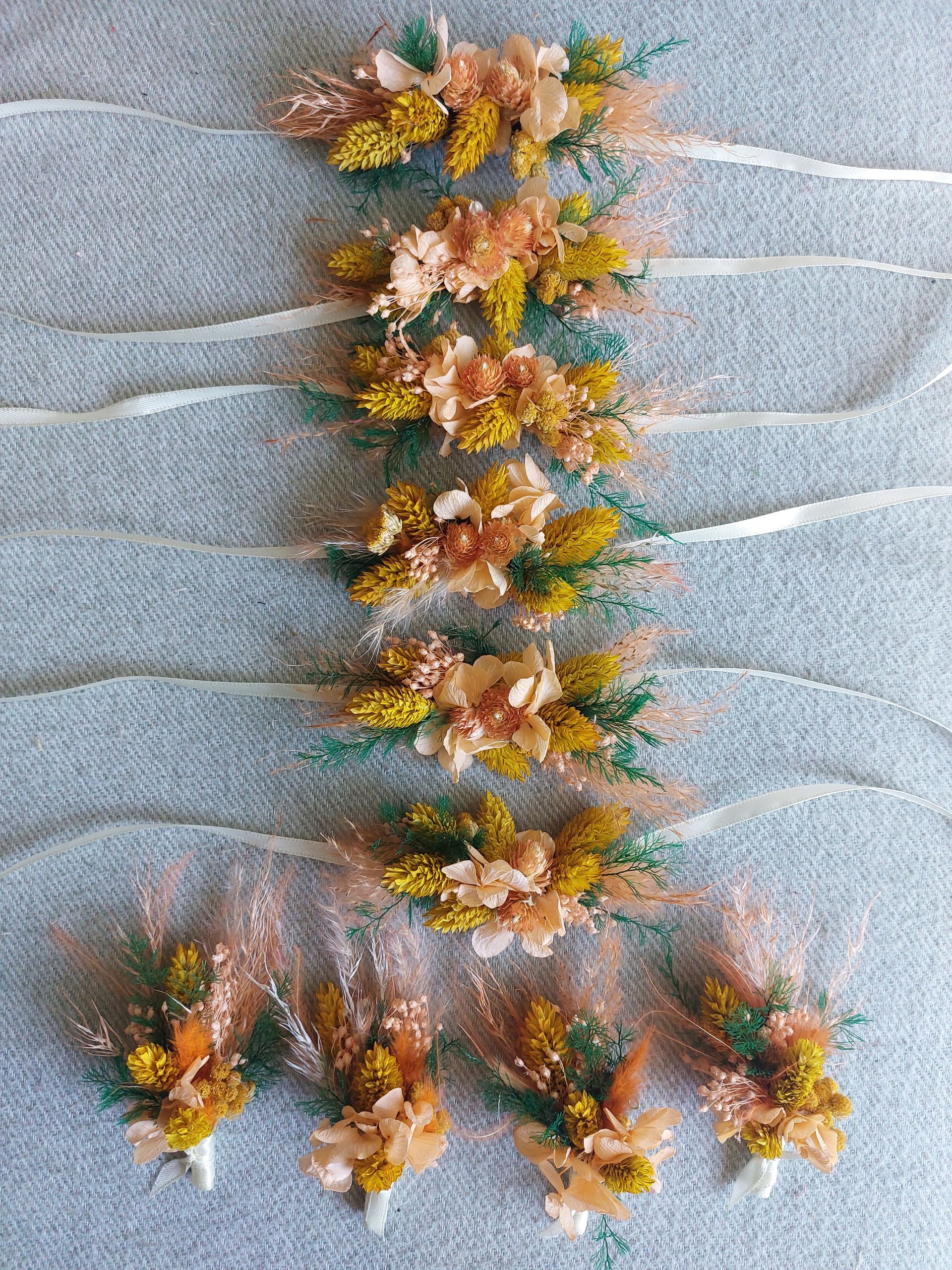 Bracelet et boutonnière en fleurs séchées