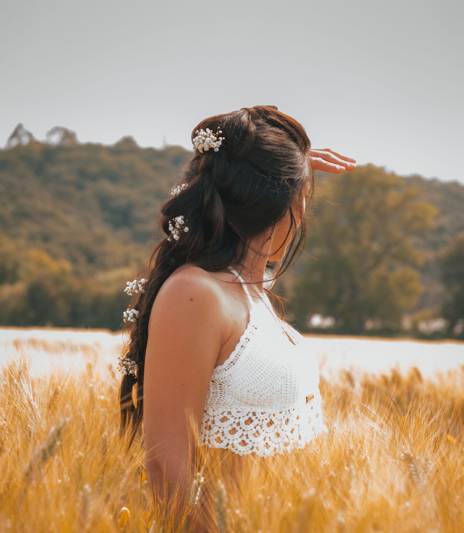 Fleurs cheveux blanc mariage