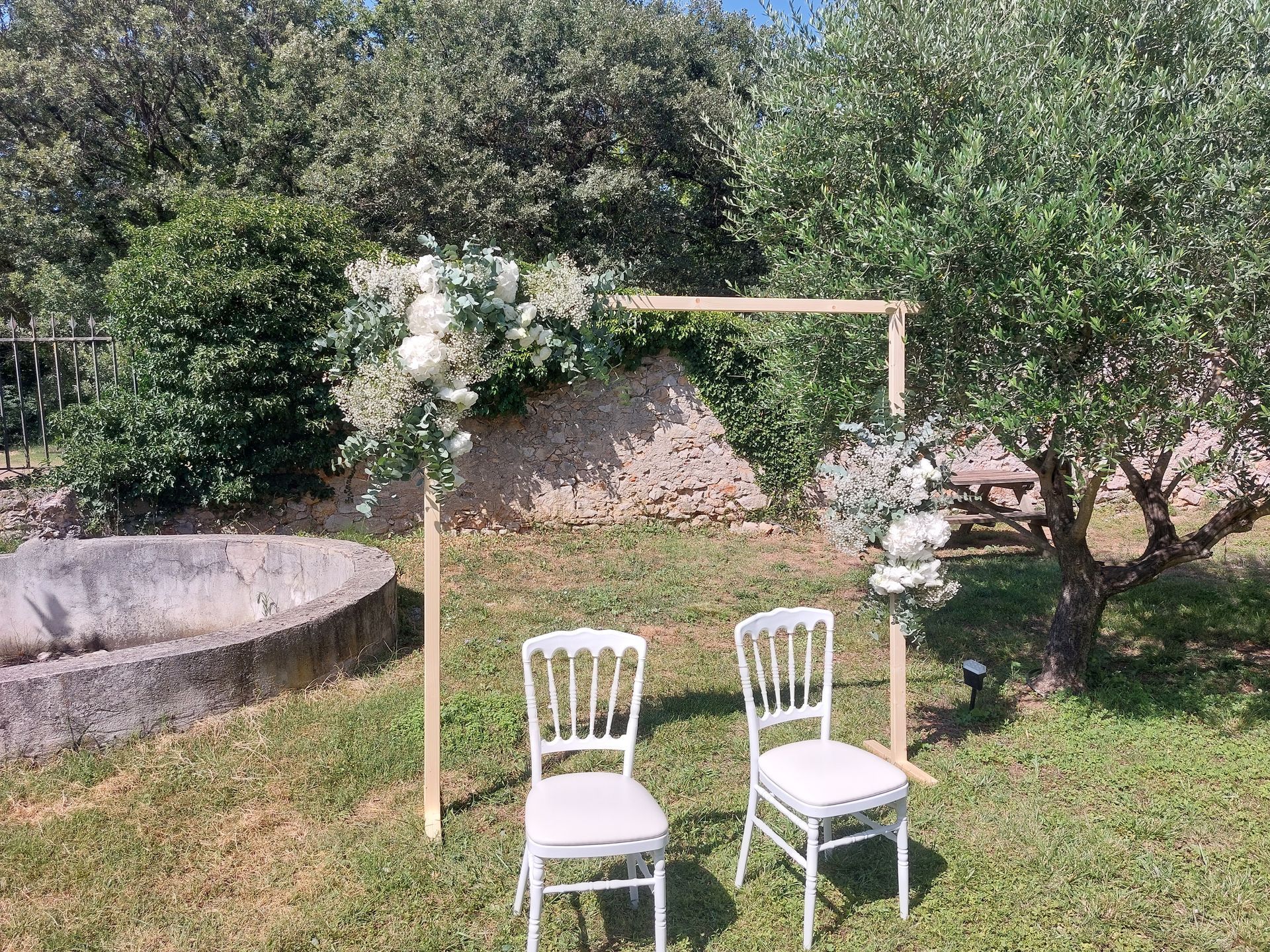 décoration d'arche cérémonie laïque