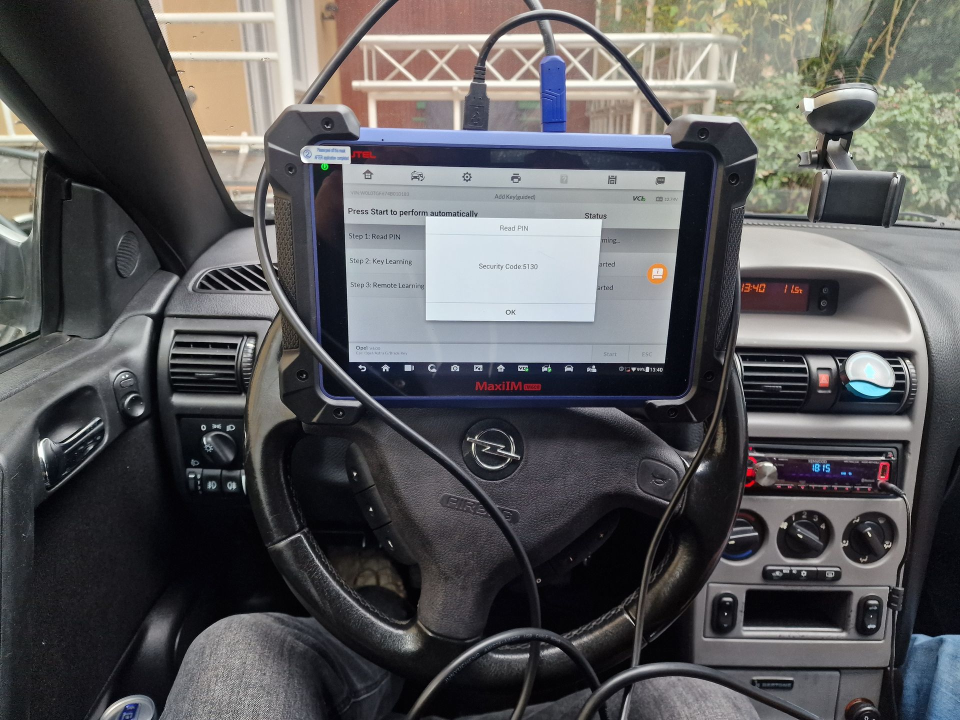 Opel KFZ Schlüsselprogrammierung am Fahrzeug durch Klaus McCracken