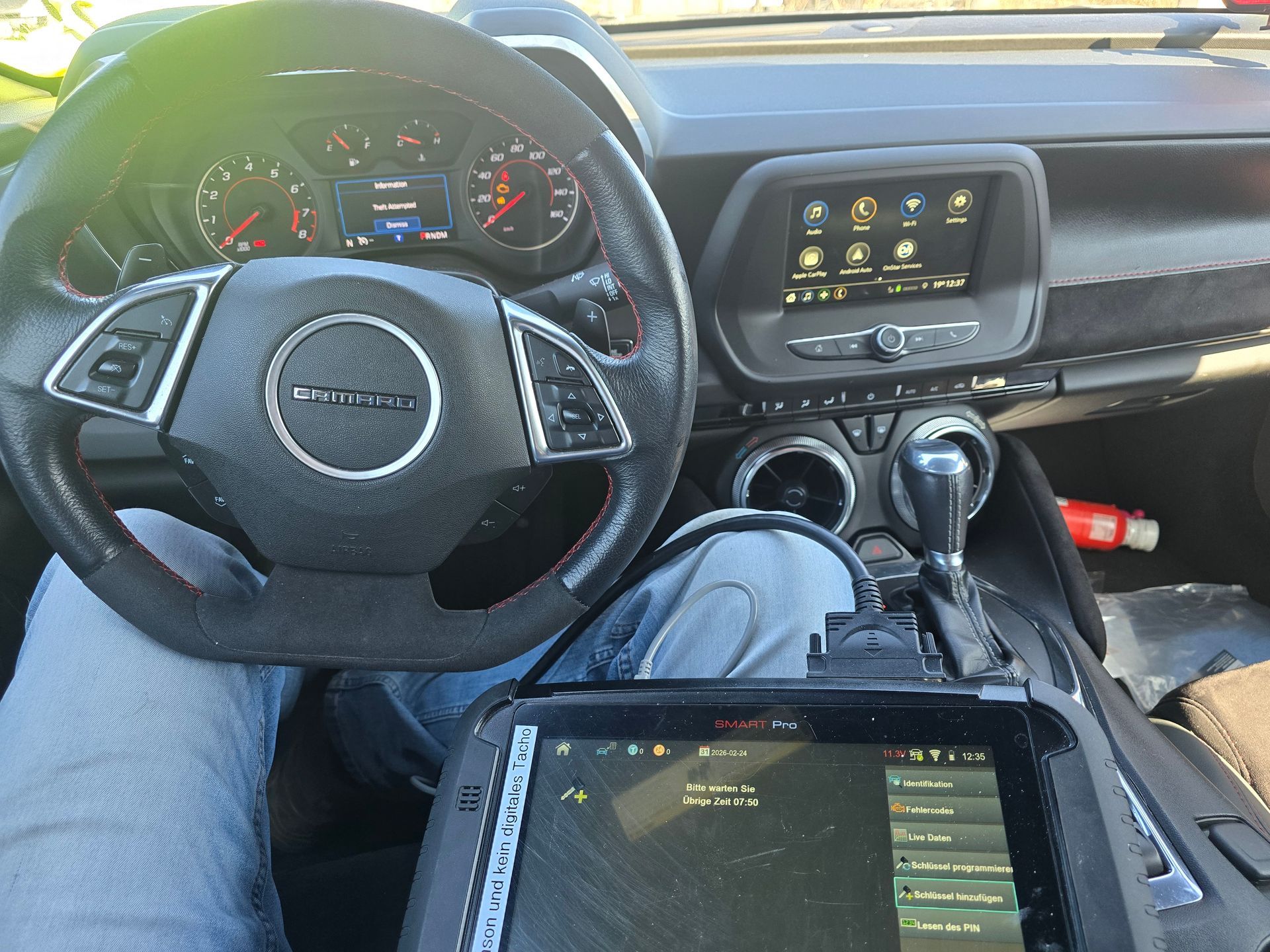 Schlüsselprogrammierung an einem Chevrolet Camaro