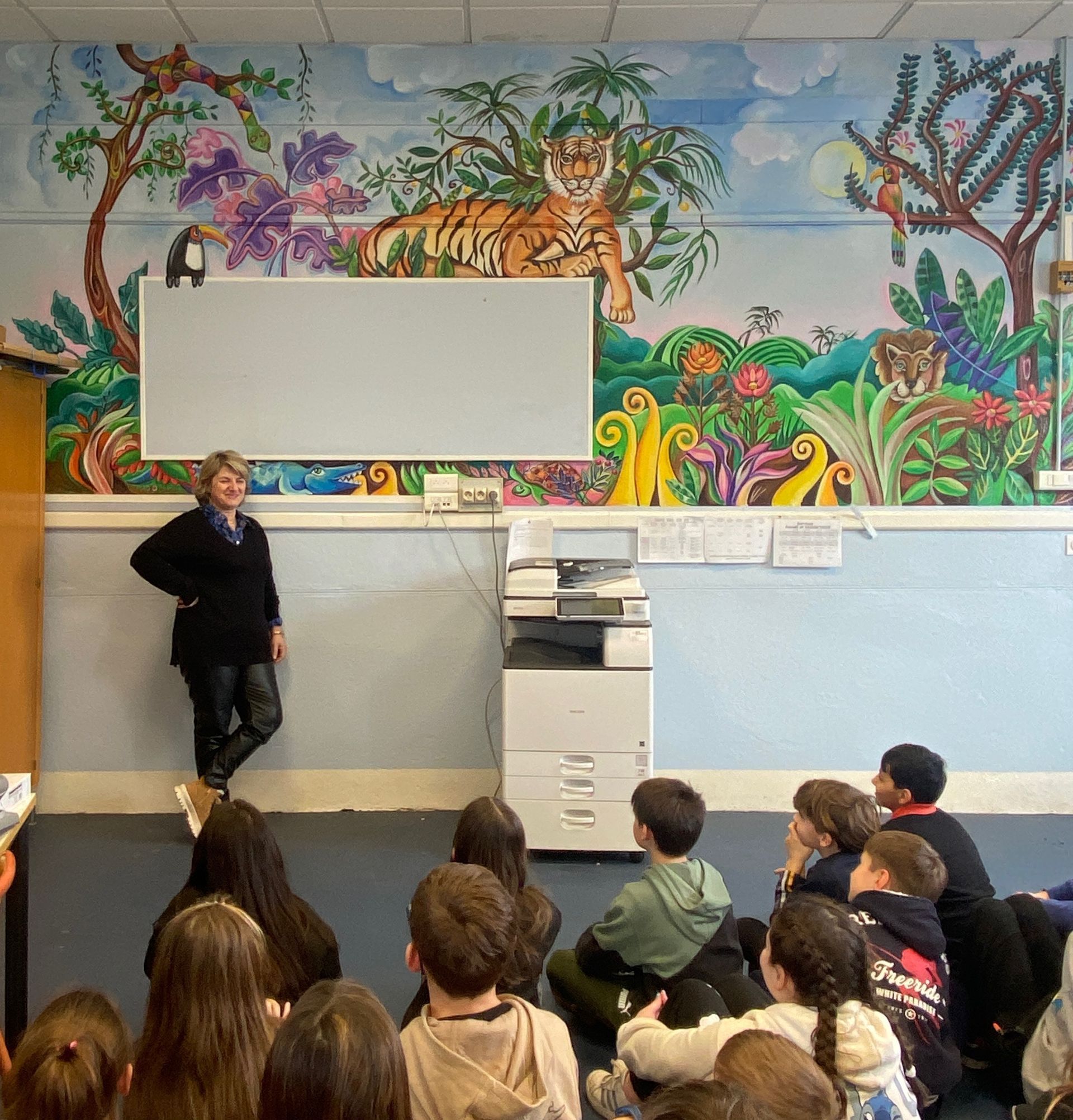 rencontre élèves et artiste à l'école autour du métier d'artiste , ossikian Madeleine