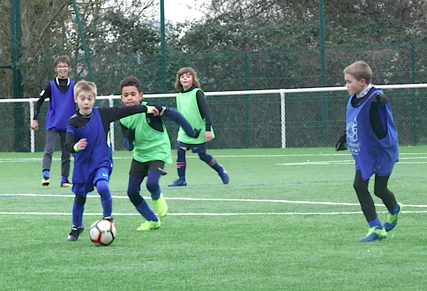 association sportive du mesnil le roi, asmr football
