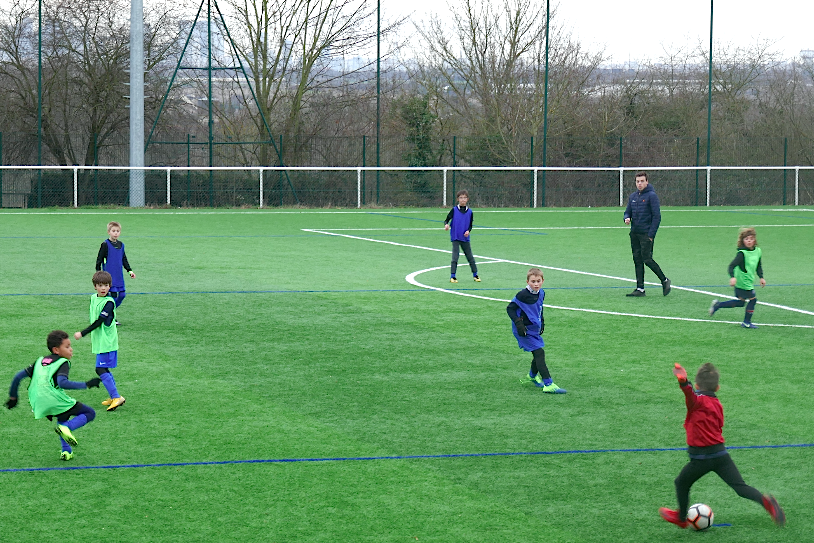 association sportive du mesnil le roi, asmr football