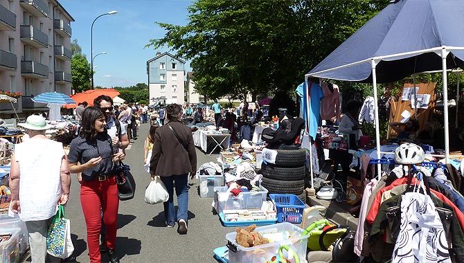 association sportive du mesnil le roi : vide grenier, brocante