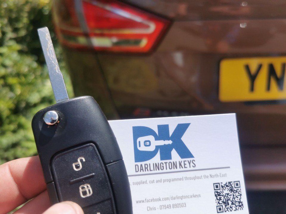 Ford C Max key and car