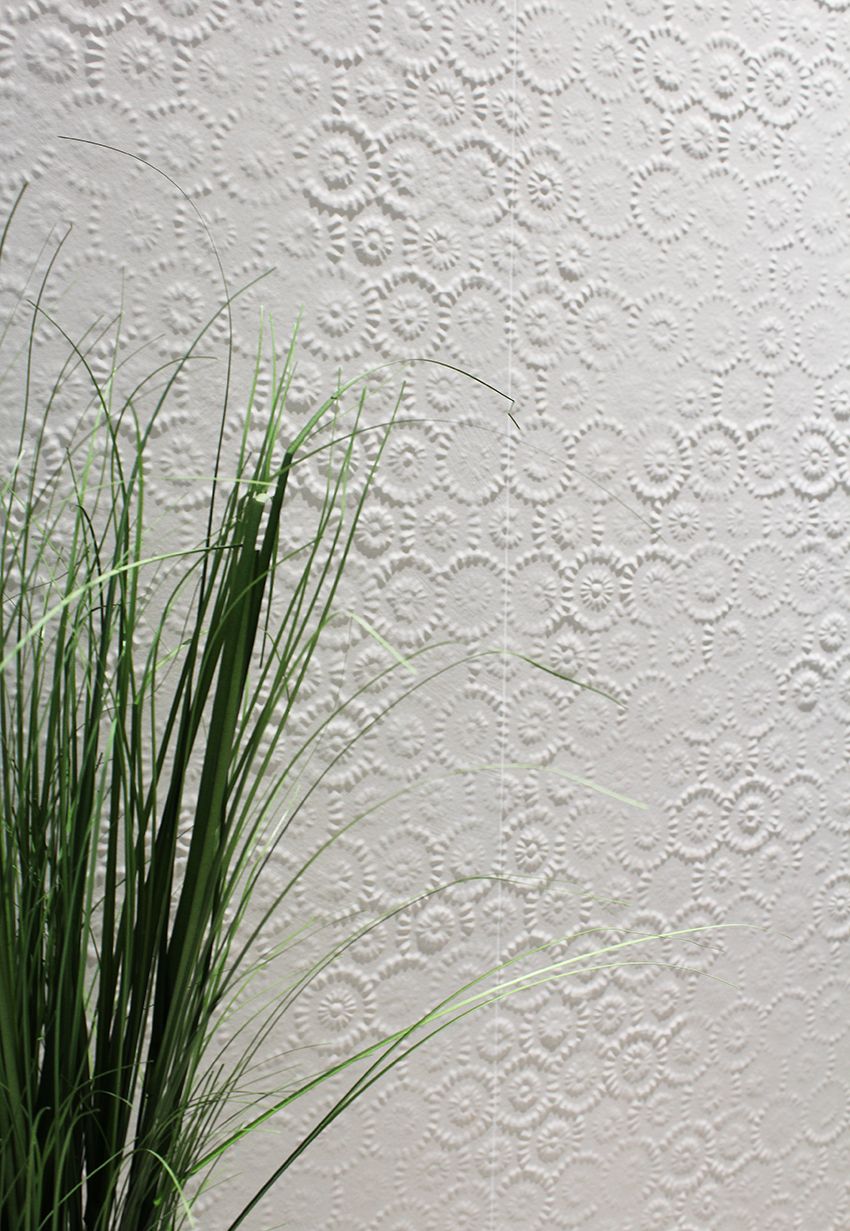 Fliese in weißer Porzellanoptik - mit Struktur, edel, modern, ausgefallen