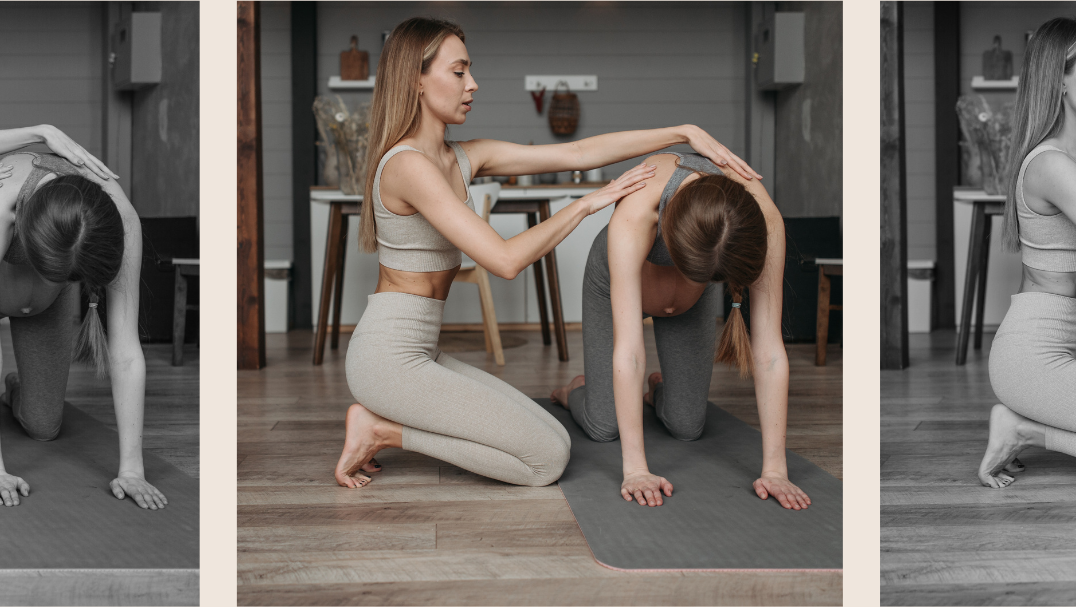 Séance de yoga avec une professeure accompagnant une élève – pratique, bien-être et apprentissage