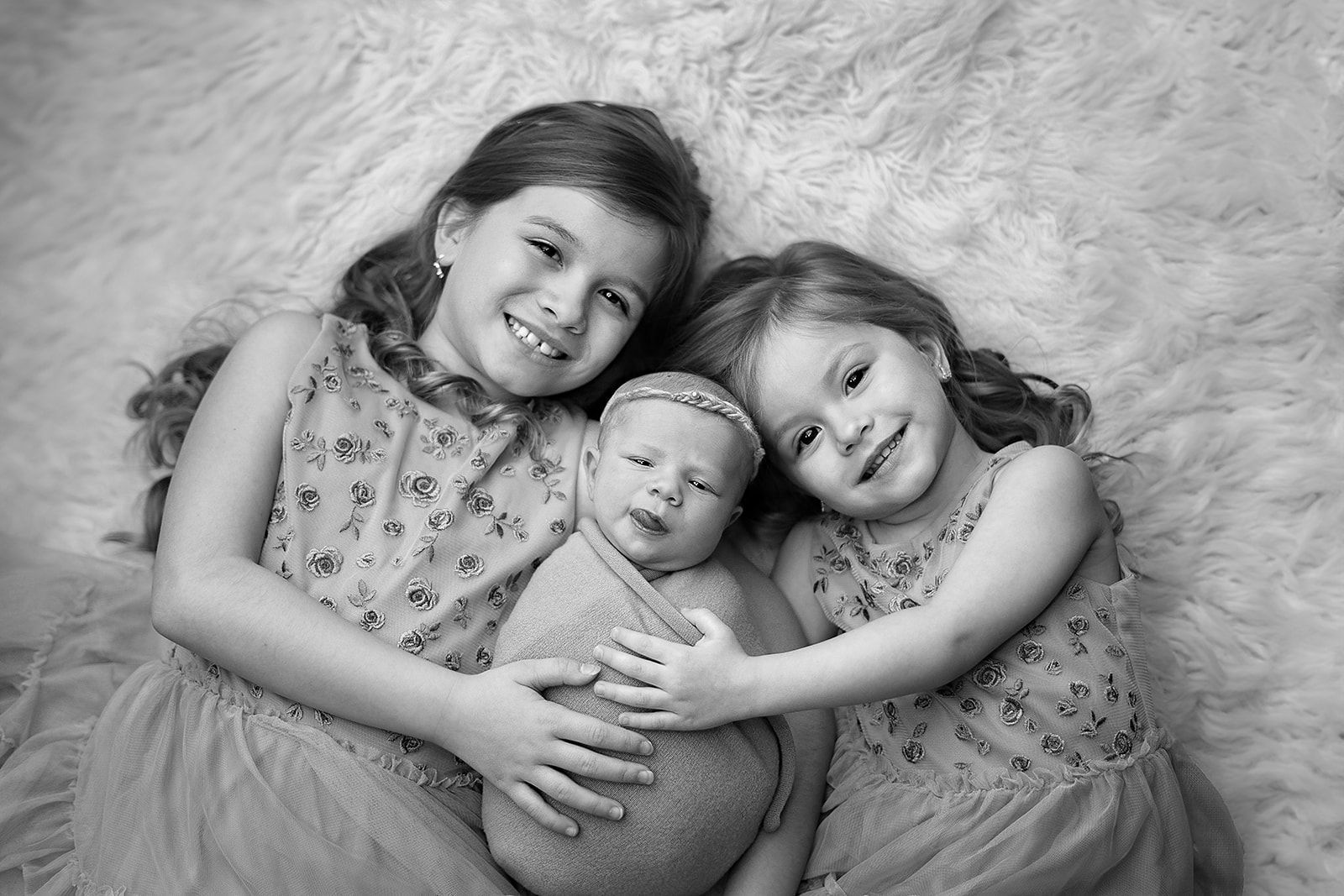 The Holden family came into the studio for family newborn photos.