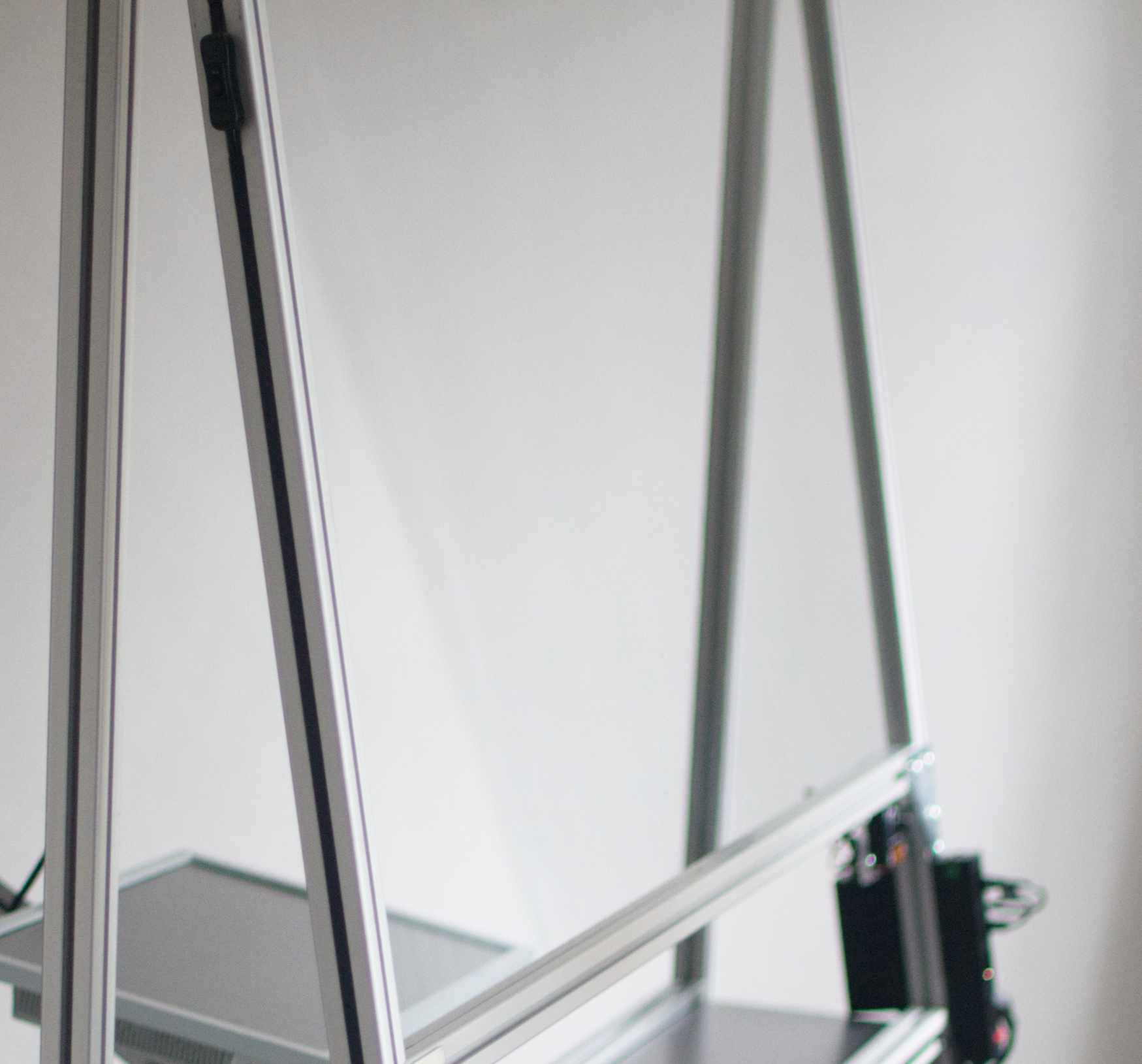 extrem lichtdurchlässiges, Spezialglas mit Glaskantenbeleuchtung Lightboard mit Glaskantenbeleuchtung