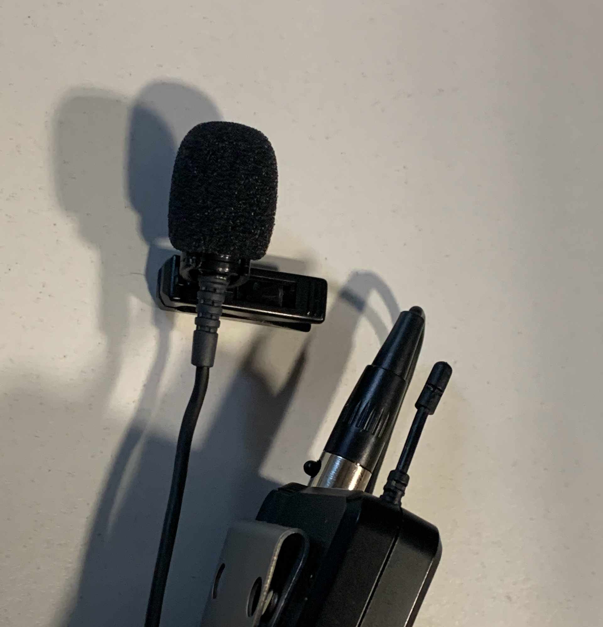 Funkmikrofon für optimales Audio Funkmikrofon am Lightboard