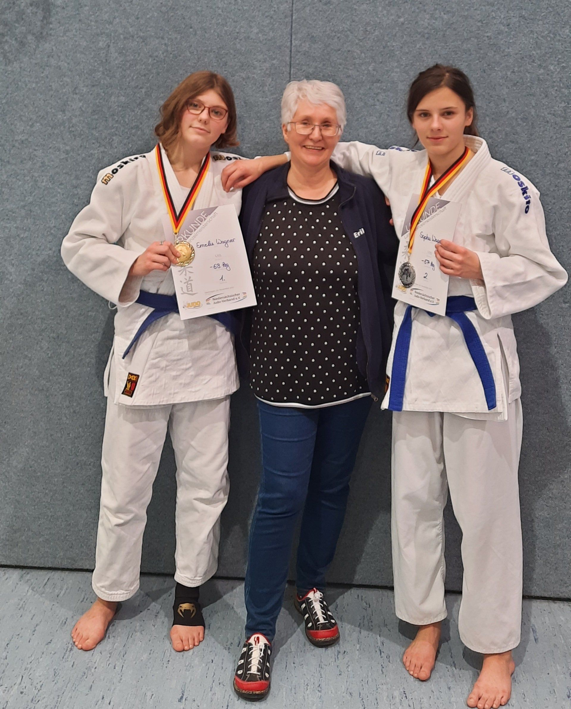 Emelie Wagner, Betreuerin Erika Muhsik, Sophie Wagner