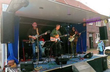Rainer Martens und Band in Garding auf dem Erntedankmarkt
