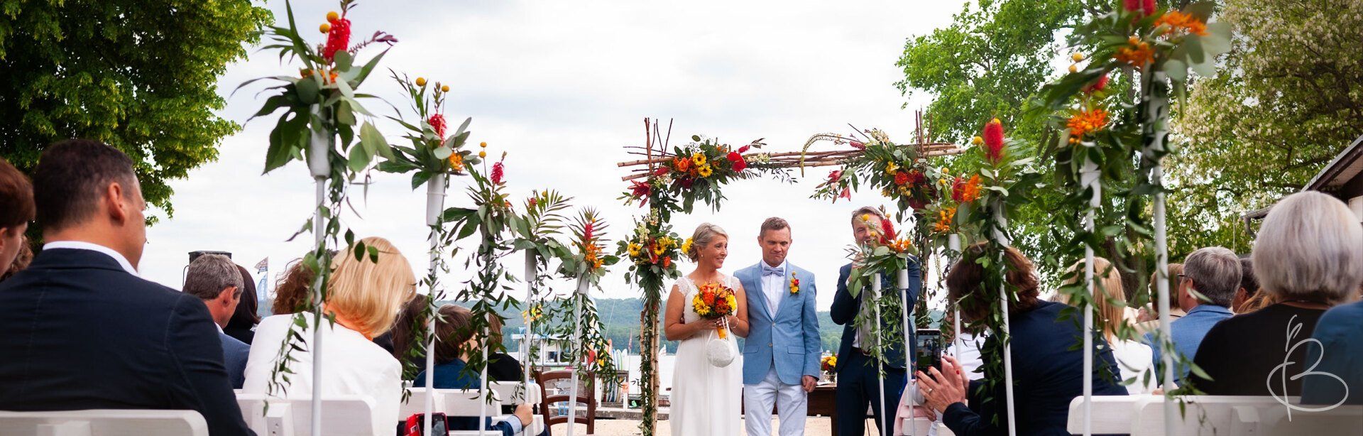 Stilvoller Blumenschmuck für die perfekte Hochzeit