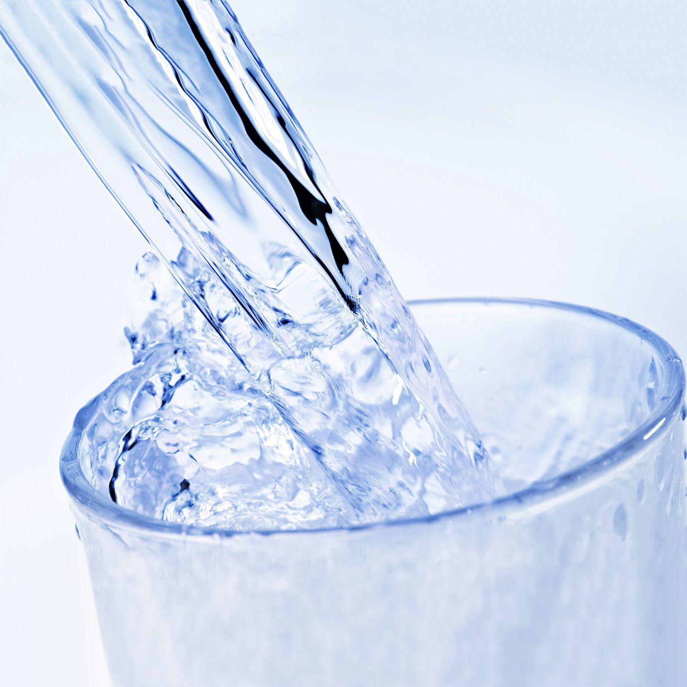 Wasseranalyse Wasseranalyse, Laboruntersuchung, Schwermetalle, Nitrat, Wasserhärte, chemische Analyse, mikrobiologische Analyse, Gesamtkeimzahl, Brunnenwasser