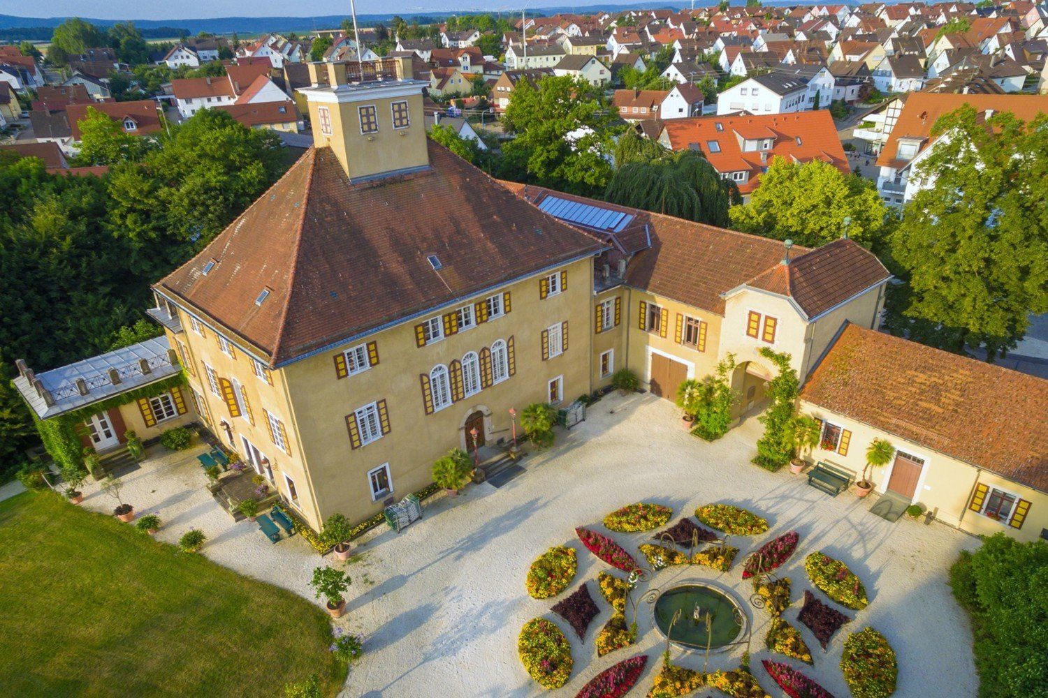 Schloss Fachsenfeld Luftbild
