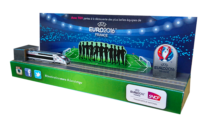 Maquette publicitaire paperama volume 3d en carton recyclable, sport, compétition, foot. Prédécoupée et personnalisable