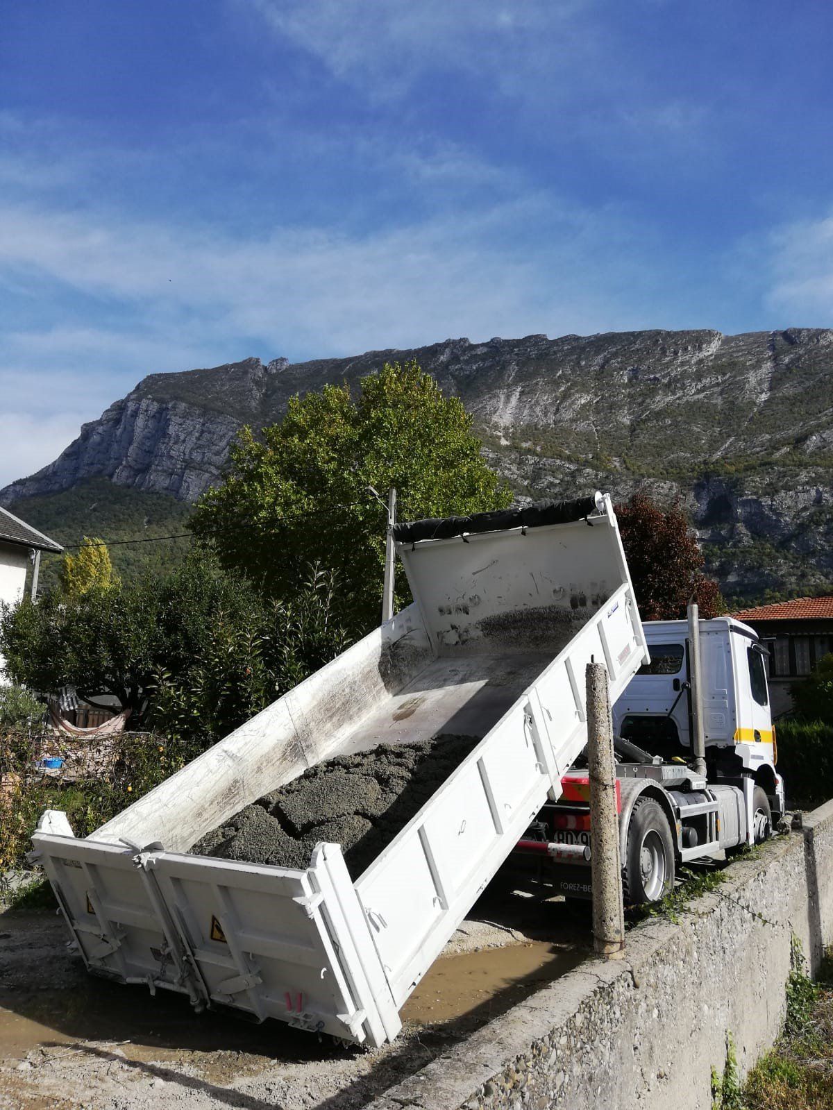 benne en déchargement