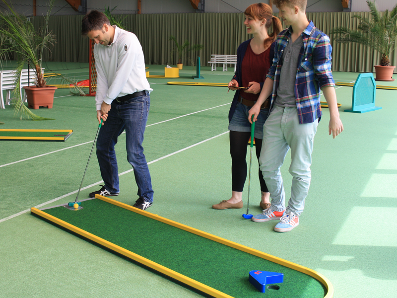 Indoor Minigolf Teamprogramm Berlin Brandenburg