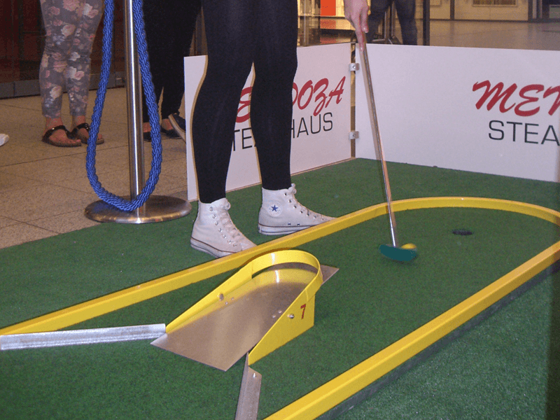 Indoor Minigolf Berlin Brandenburg Teambuilding