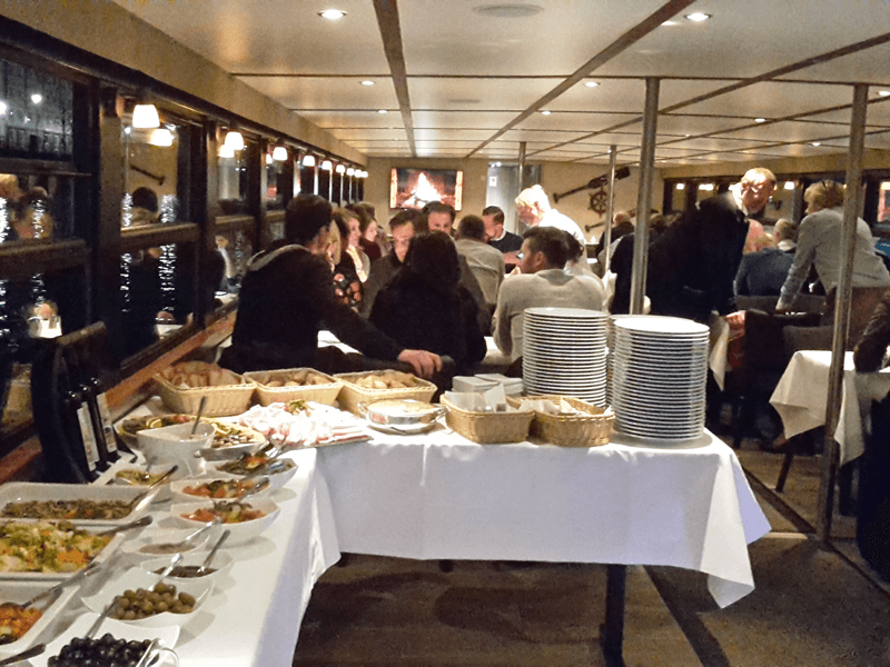 Tagung Rahmenprogramm Buffet Schifftour Berlin