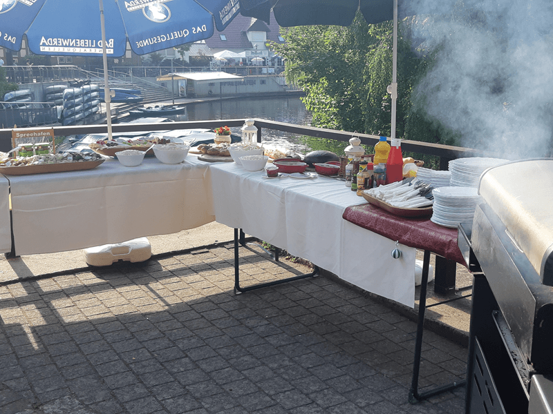 Spreewald BBQ grillen Rahmenprogramm Tagung Teamtag Firmenausflug