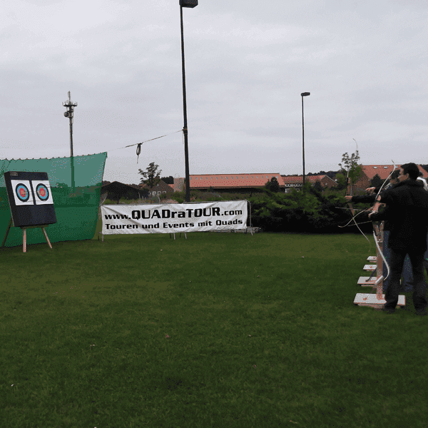 Bogenschießen am Hotel Berlin Brandenburg