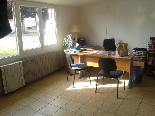 bureau a louer pres de sens