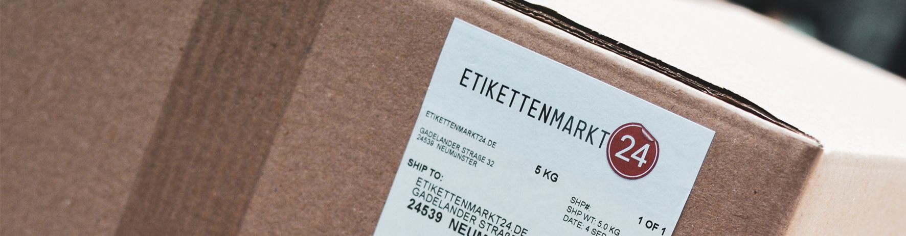 Etikettenmarkt24 Versandetikett Etikett auf Karton
