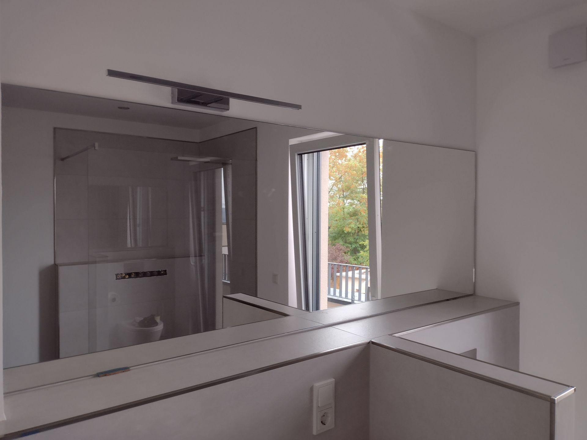 Spiegel für das Bad Auch Spiegel montieren wir passgenau