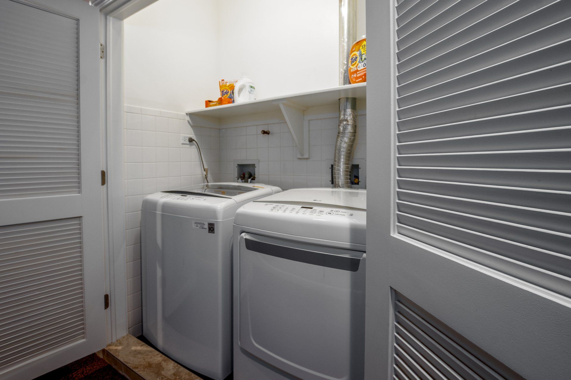 Free LG Washer / Dryer on Floor