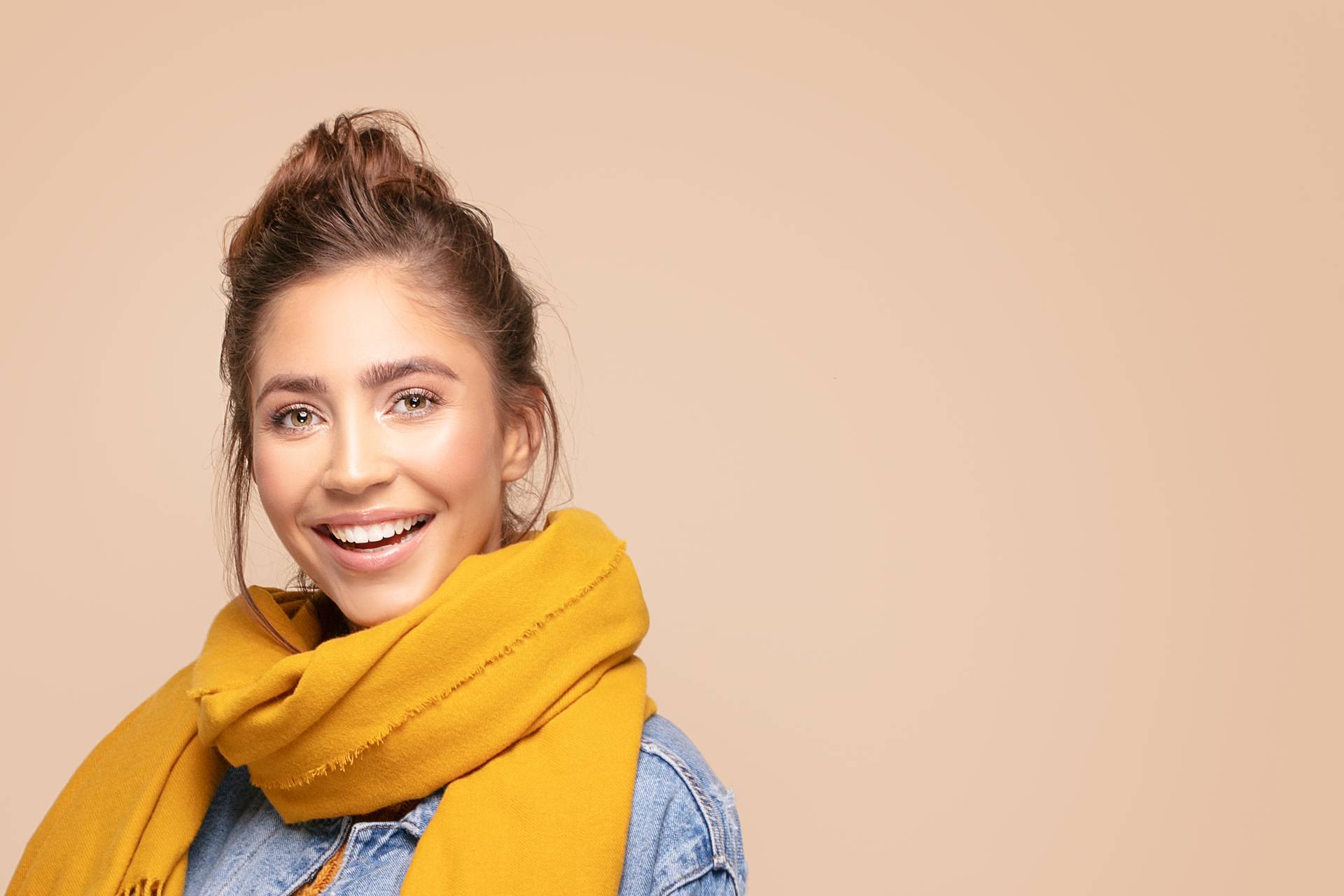 Lady wearing a scarf