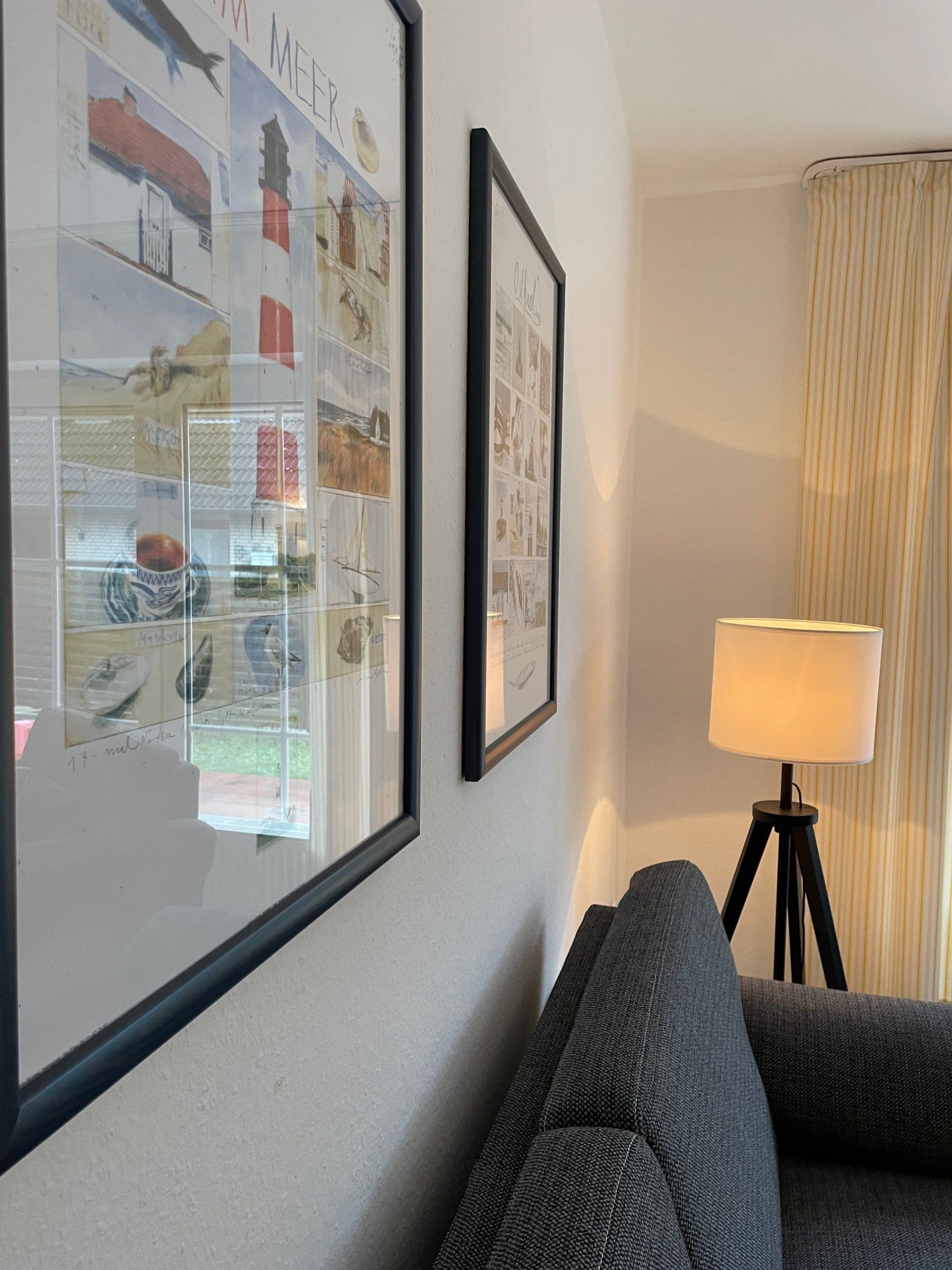 Detail mit Bildern an der Wand