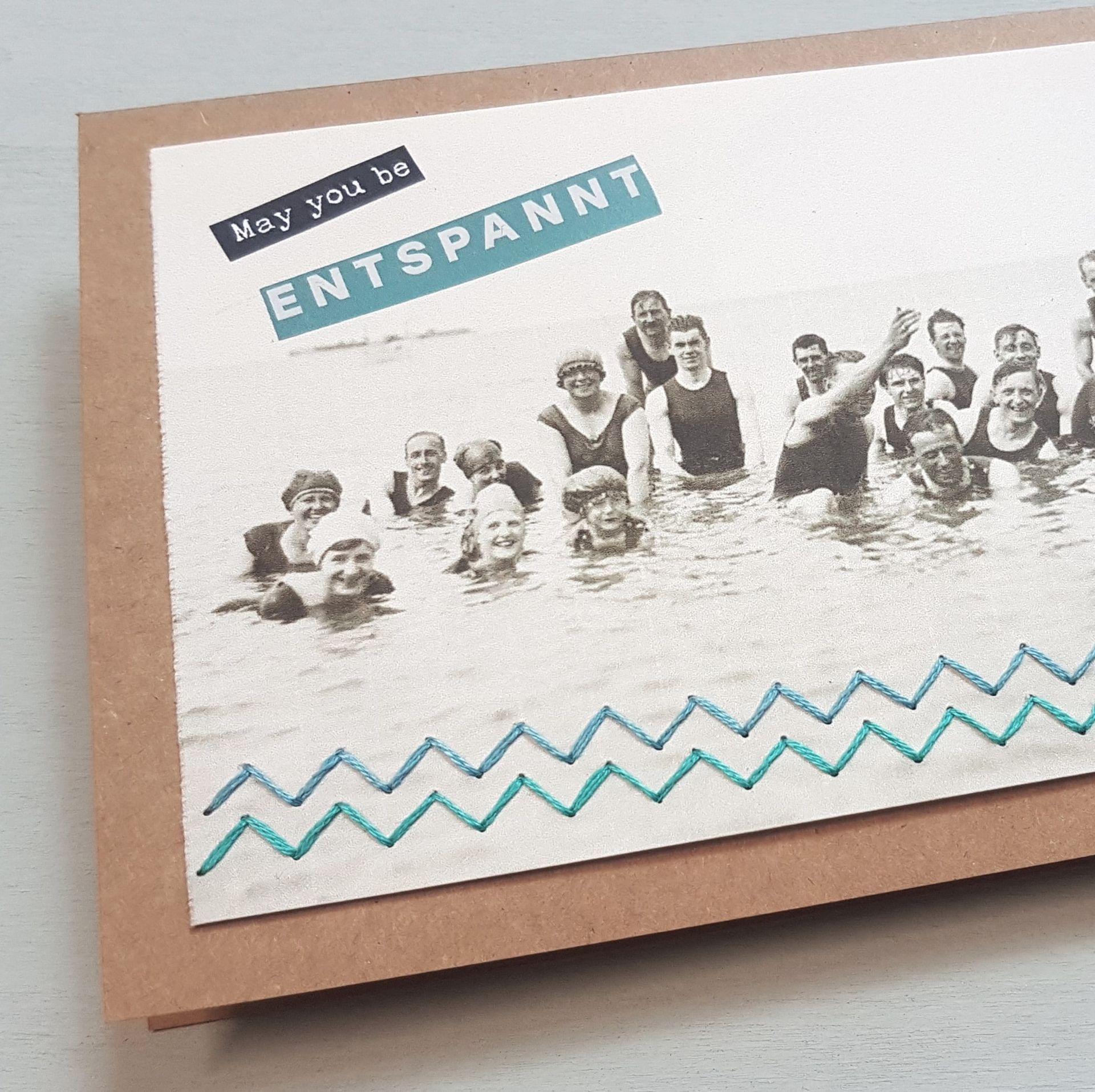 Grußkarte mit Vintage Foto, bestickt mit blauem Stickgarn